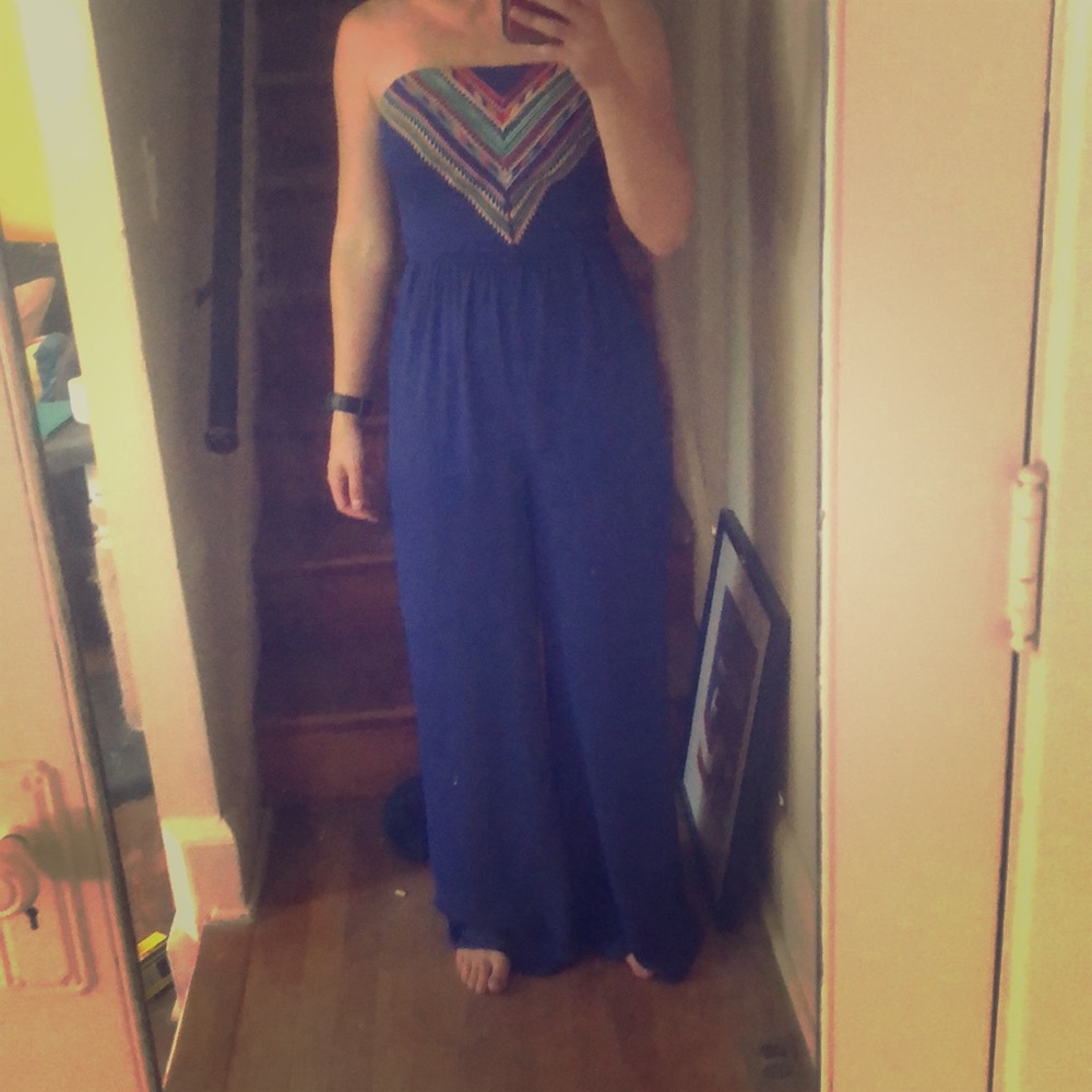 Cute strapless jumper!